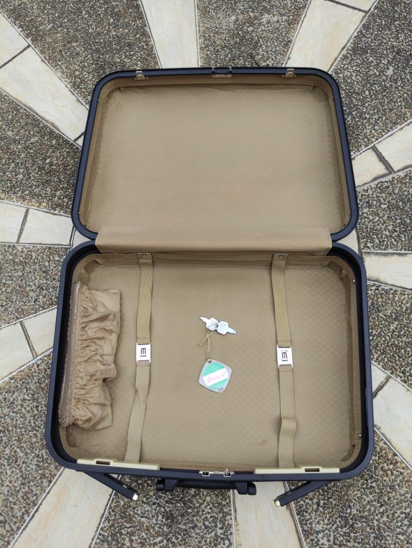 Echolac Vintage Briefcase With Numbers & 2 keys locked., Men's Fashion