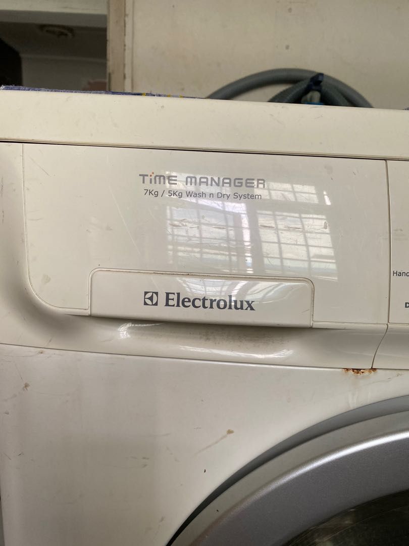 Electrolux wash and dry, TV & Home Appliances, Washing Machines and