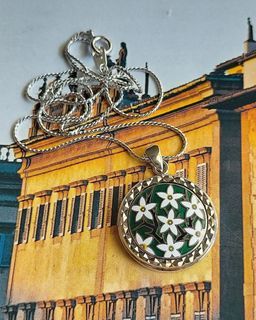 floral cloisonne enamel green and white silver tone pendant necklace