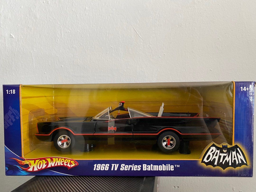 Hot wheels 1966 hot sale batmobile 1 18