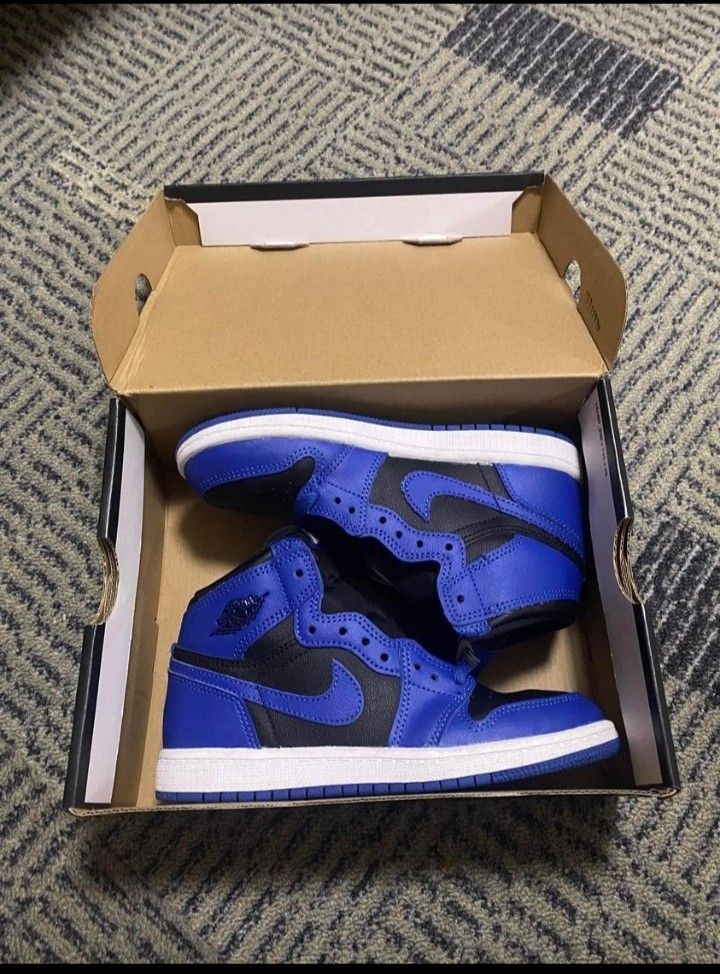 Jordan Blue, Men's Fashion, Footwear, Sneakers on Carousell