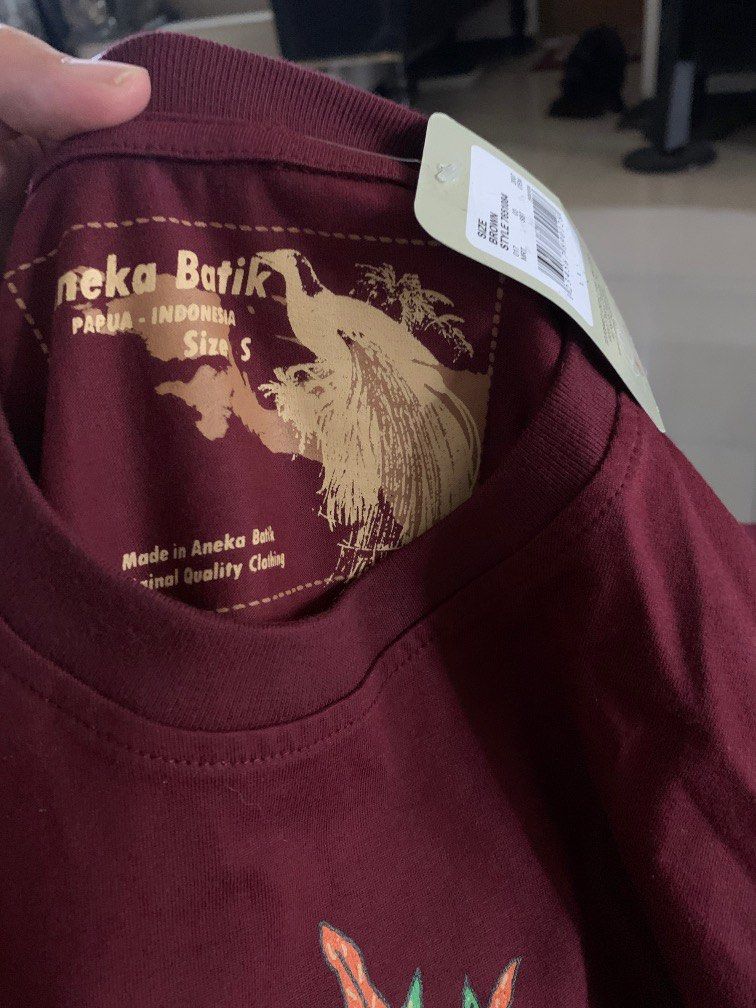 Kaos etnik Papua, Barang Yang Dicari di Carousell