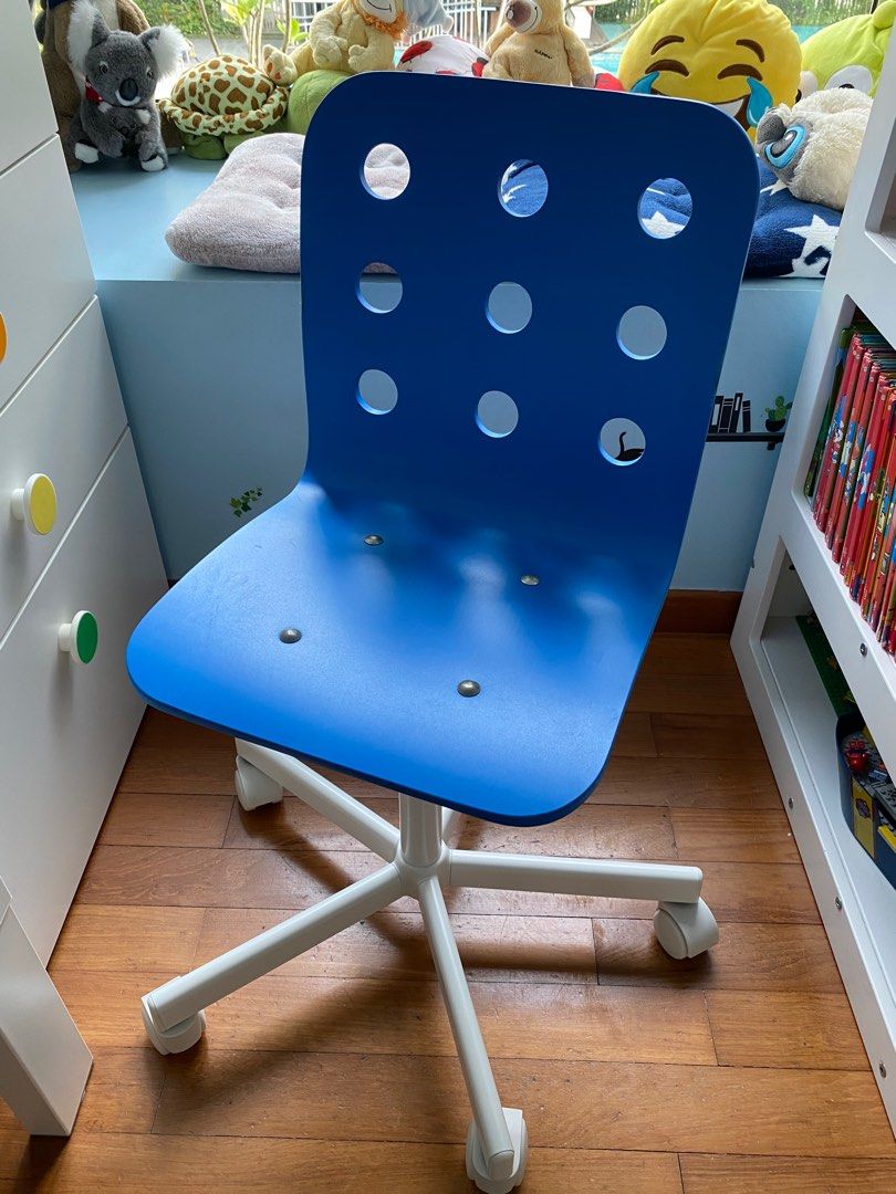 Jules child's hot sale desk chair