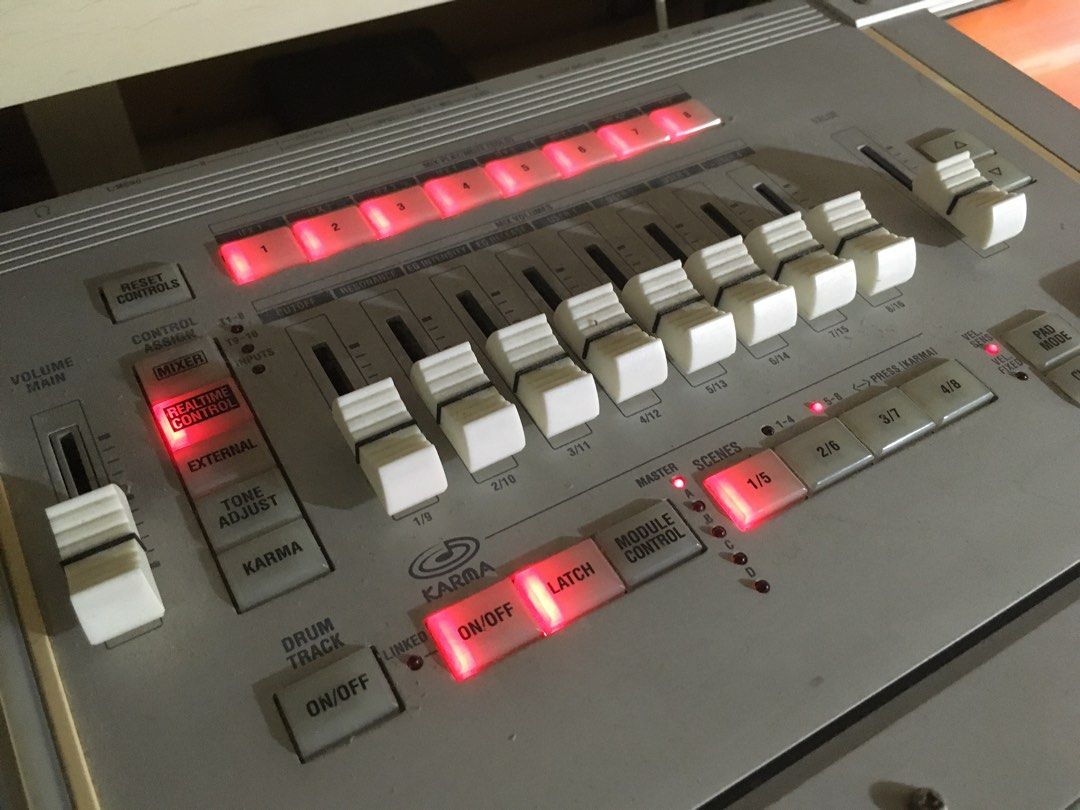 Korg M3-88 Workstation/ Sampler keyboard/ Synthesizer 專業電子琴/採樣器/合成器, 興趣 ...