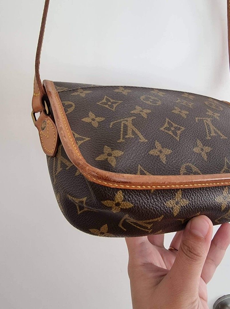 Sold at Auction: LOUIS VUITTON GIBECIERE PM