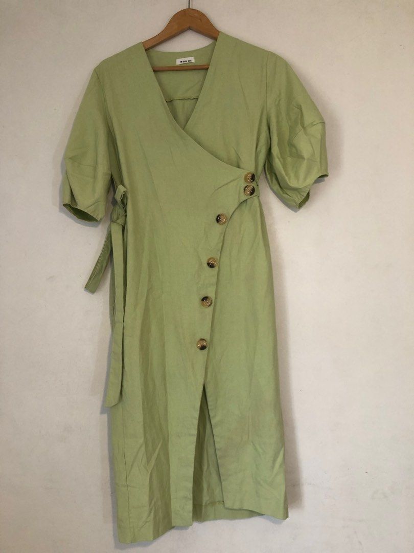 Lime Green Wrap Linen Dress (Category: Dresses) located in Cavite. Submitted by daphnesea (Listing ID 1196889196, Image 2). Description: Please see pictures for measurements (length and chest) Check out my listing for free items with any purchase.