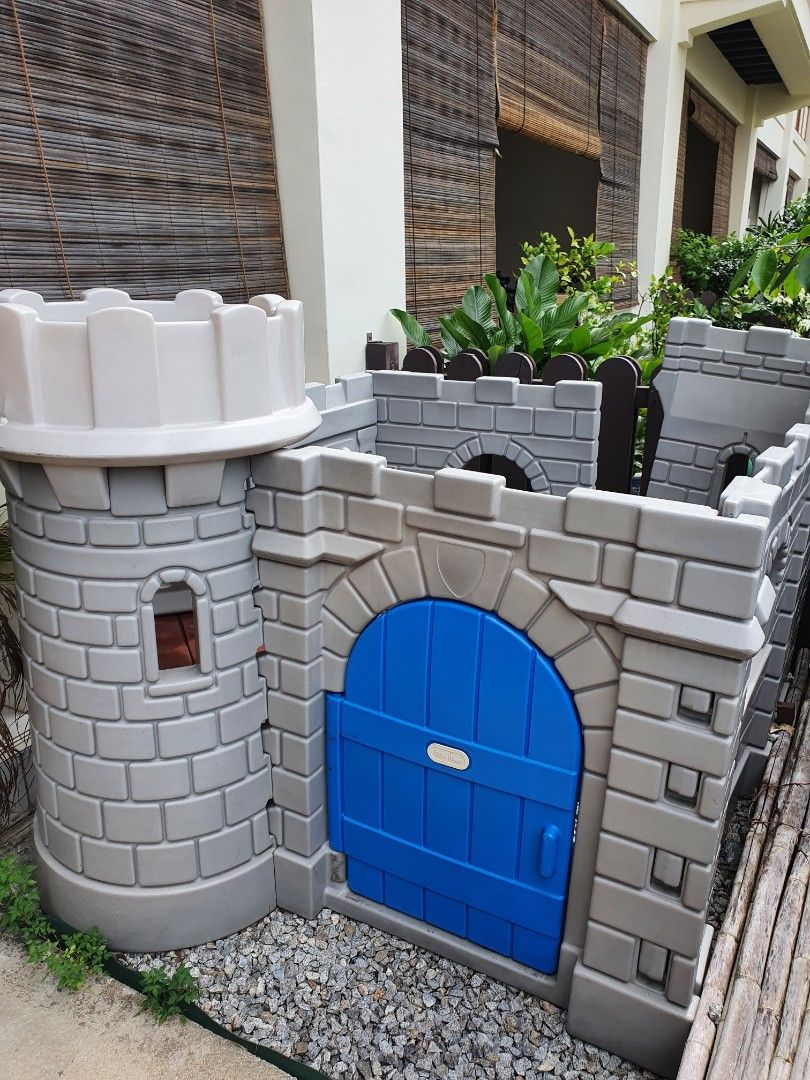 Little tikes play castle top
