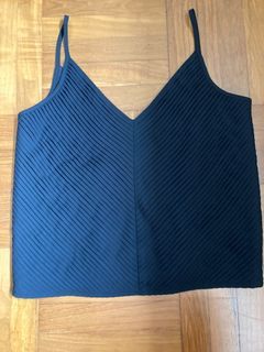Love, Bonito sleeveless top