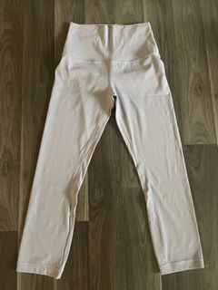 (Category: ) located in . Submitted by Lululemon_closet (Listing ID 1196302119, Image 1). Description: .