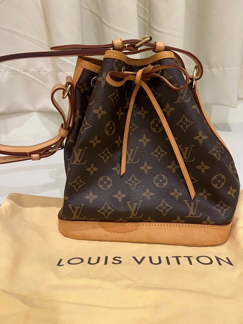 Lv best sale drawstring bag