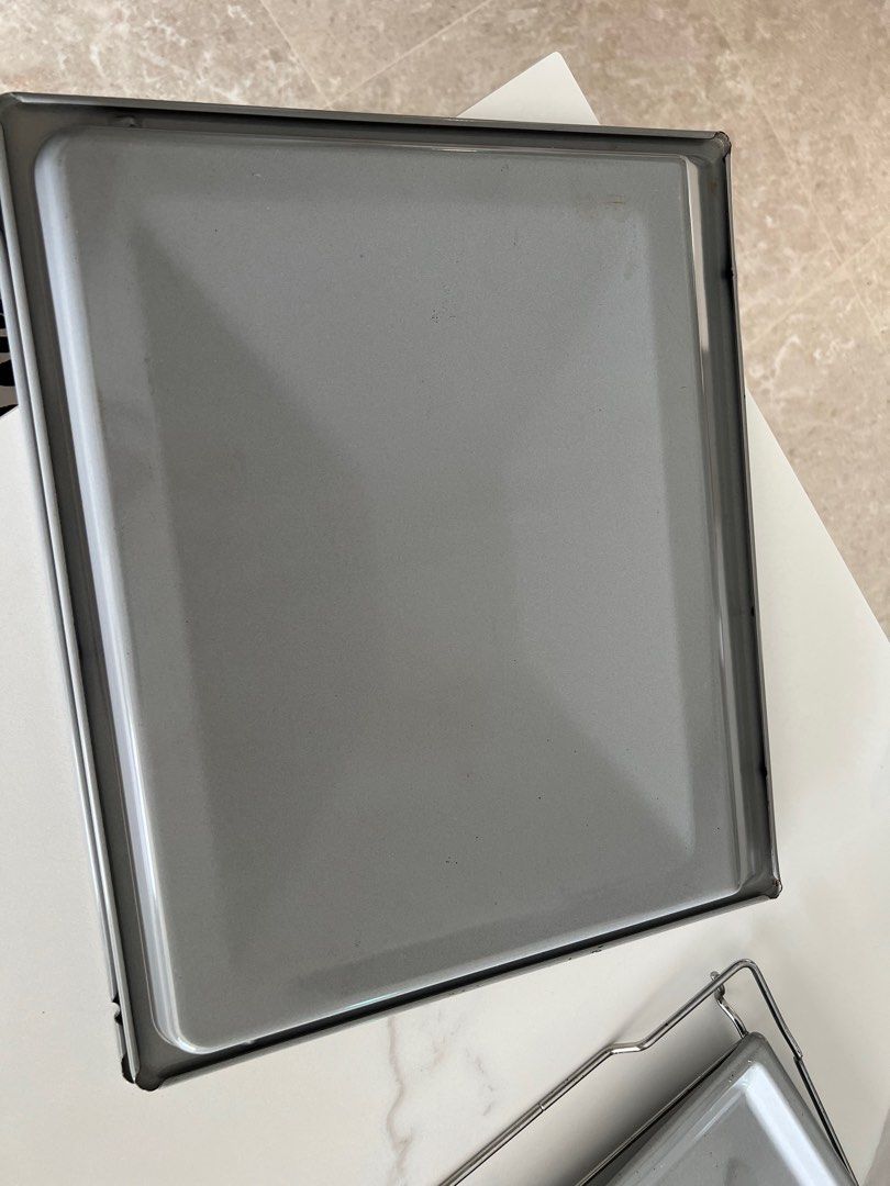 Miele H4240 oven trays and grill tray, TV & Home Appliances, Kitchen