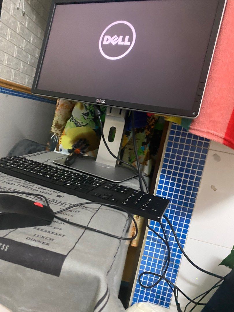 Monitor screen （分類：桌上電腦）位於 Hong Kong。 由 sunflowers01 提交（商品編號 1197057474，圖片 1）。簡介： Dell 23 _ U2312HM IPS 1080P D-sub (VGA) , DVI-D DisplayPort 。