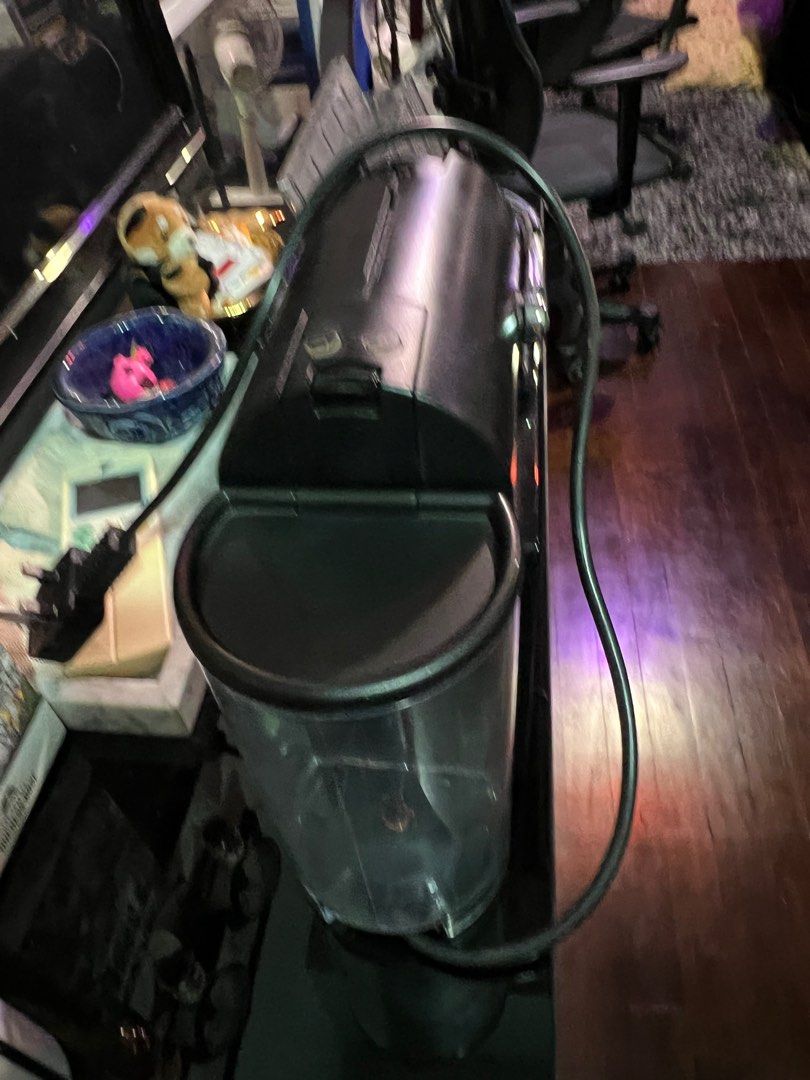 Nespresso Pixie Clips machine (Category: Coffee Machines & Makers) located in Singapore. Submitted by 12clearmystuffs (Listing ID 1197066524, Image 3). Description: New n good . Selling because changed to bigger coffee machine . .