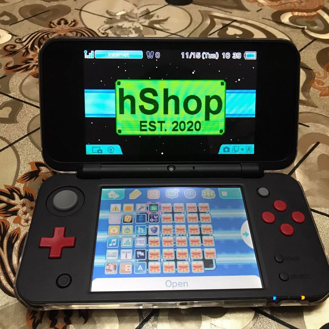 New Nintendo 2ds XL + 32gb Memory card with Full of games, Video Gaming