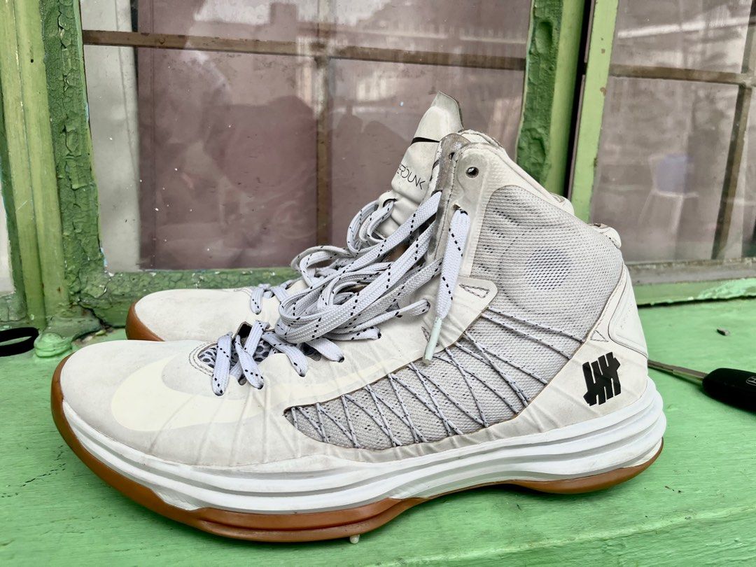 Undefeated hyperdunk top
