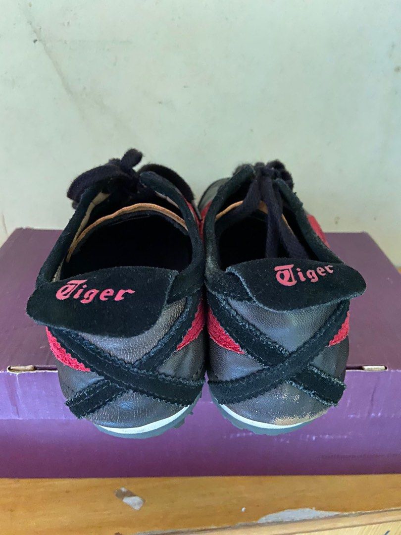 onitsuka tiger merah