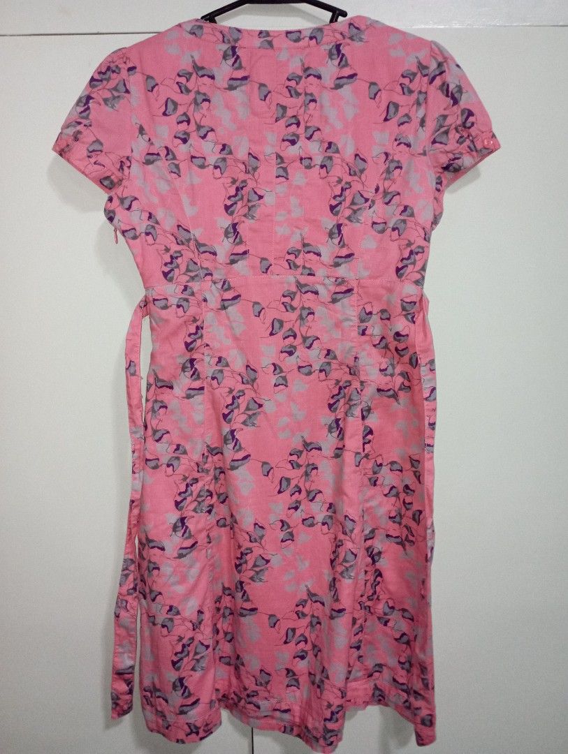Original Esprit Midi Floral Dress (Category: Dresses) located in Pilar. Submitted by jella11 (Listing ID 1197070045, Image 3). Description: fits small-medium length 32-33 inches bust 36-38 armhole 12-13 inches original esprit 100 percent cotton w/inner no damage or any discoloration pls see photos above.