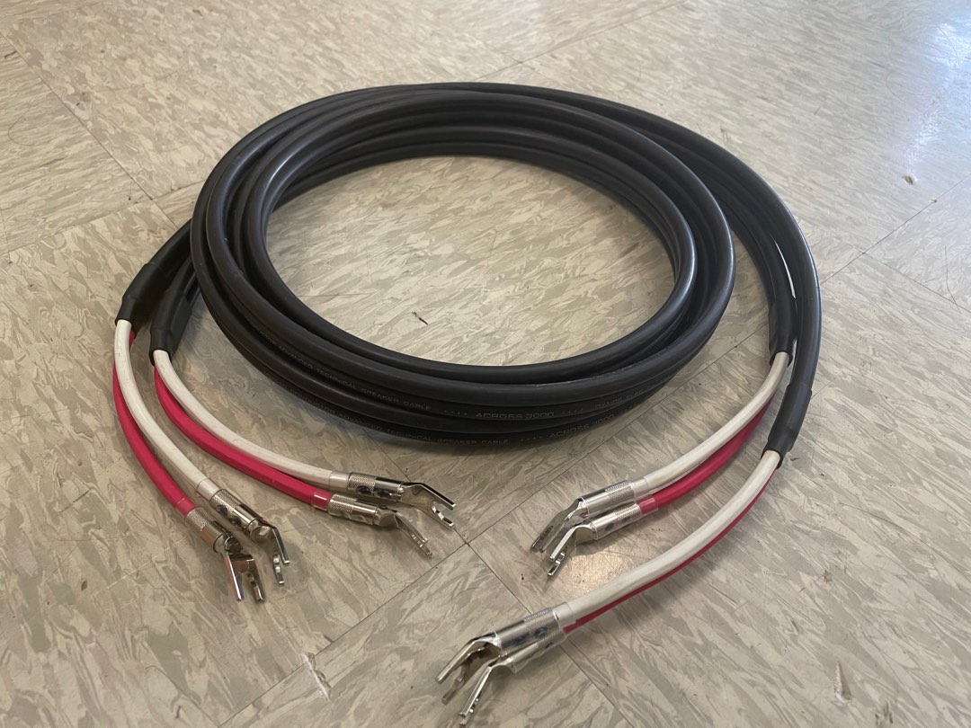 Oyaide Across 3000Y speaker cable 2.5m / pair, 音響器材, 其他音響配件及設備 Carousell