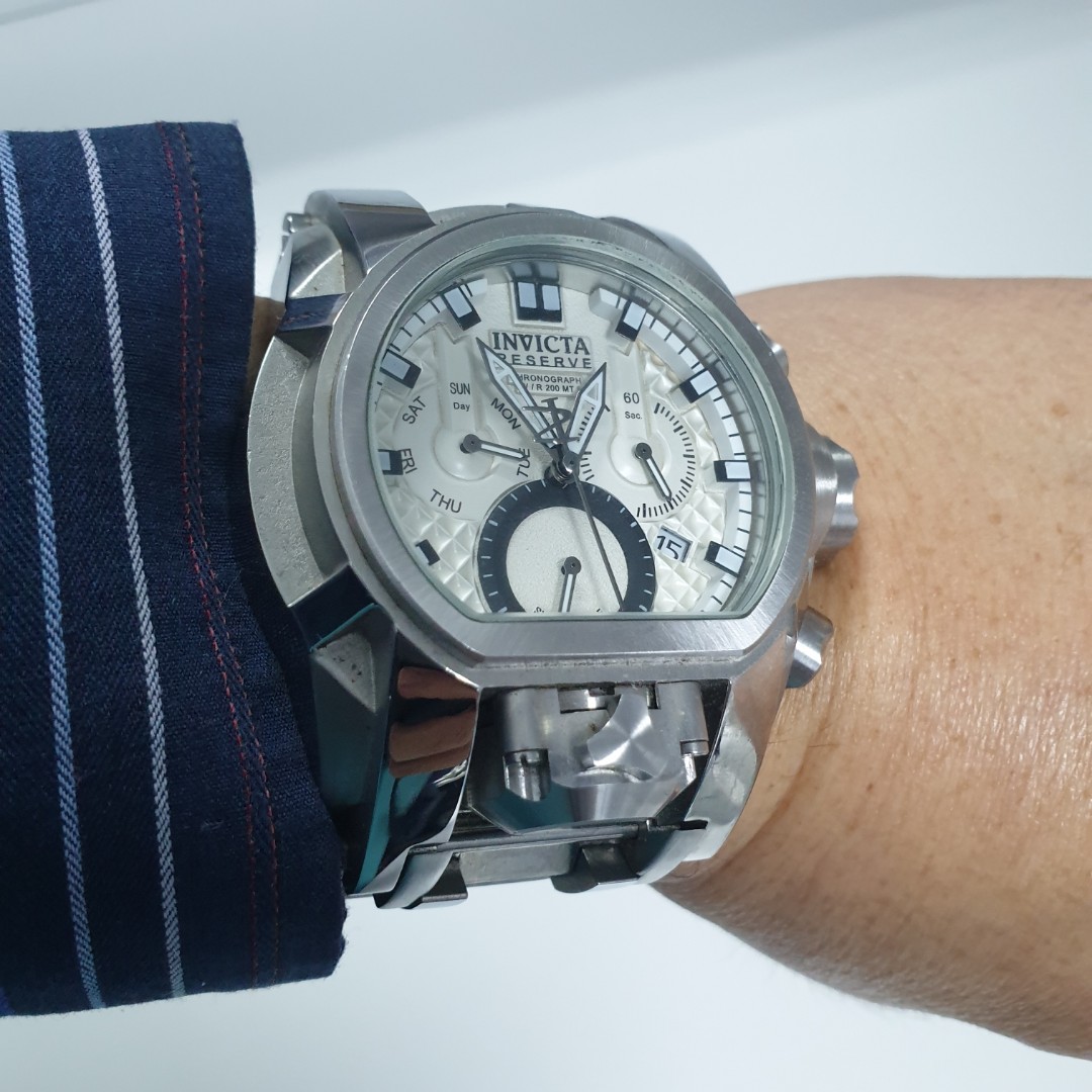Invicta dual time zone hotsell watch
