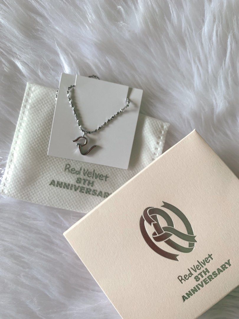 Red velvet necklace best sale