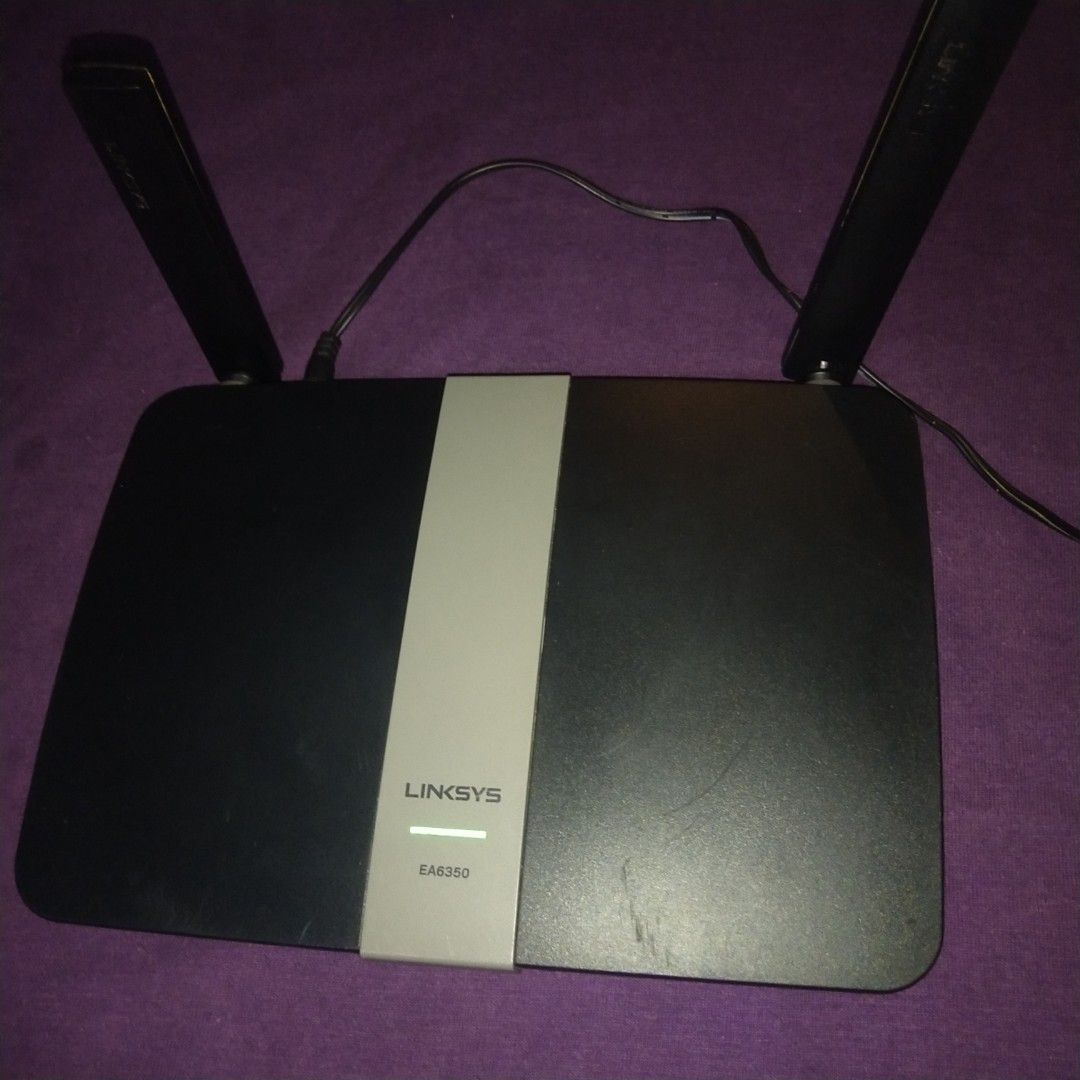 Rush Router 300mbps, 4 Ports (please read description!) (Category: Networking) located in Rodriguez. Submitted by aim4c (Listing ID 1197004575, Image 2). Description: Linksys EA6350 867 Wireless Wifi Router ✔️4 Port ✔️300 Mbps ✔️Power supply adaptor included ✔️No issue ✔️Lahat ng port ay gumagana MEET UP AREAS: Montalban town center or Commonwealth Quezon city. (add ka nalang P100) 🚚Shipping/Delivery: Lalamove or any courier in your choice (buye