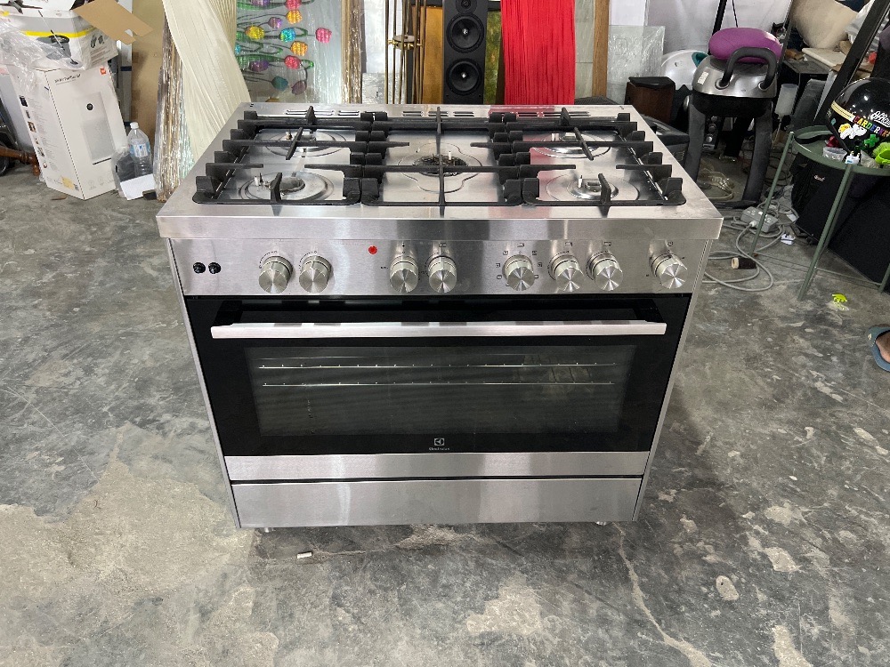 (S)ELECTROLUX 5 Burner Standing Gas Cooker with Oven / Periuk Gas