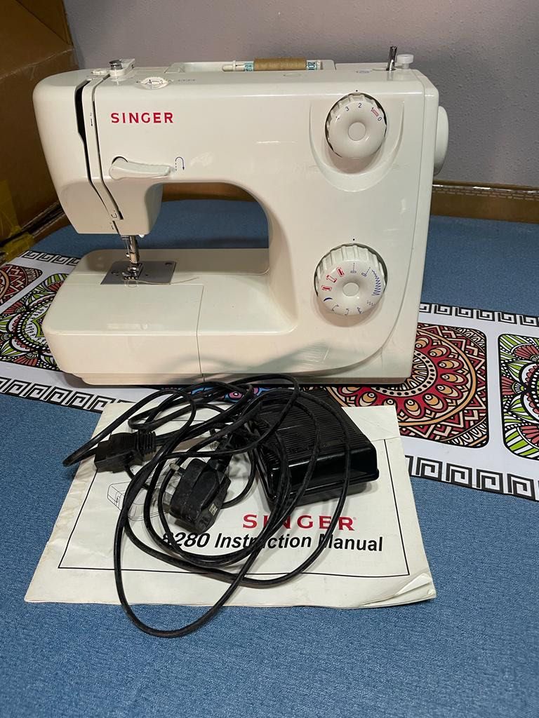 SINGER 8280 SEWING MACHINE, Hobbies & Toys, Stationery & Craft, Craft