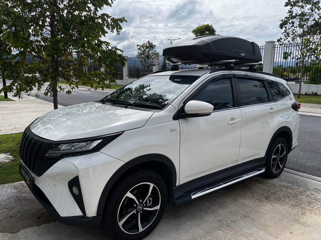 Thule force XT M roofbox for aruz rush