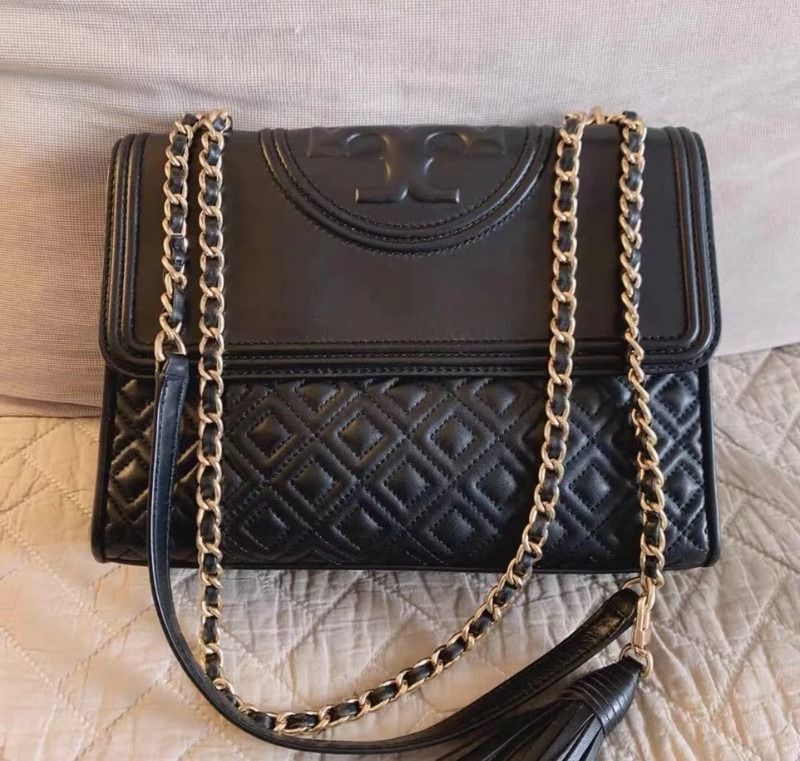 Authentic Tory Burch Fleming Convertible Shoulder Bag Matte Black, Luxury,  Bags & Wallets on Carousell