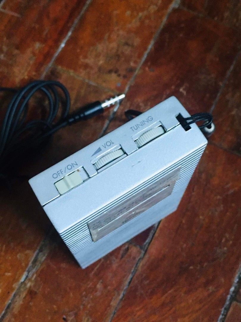 TOSHIBA Am/Fm Stereo Pocket Radio, Audio, Portable Music Players on ...