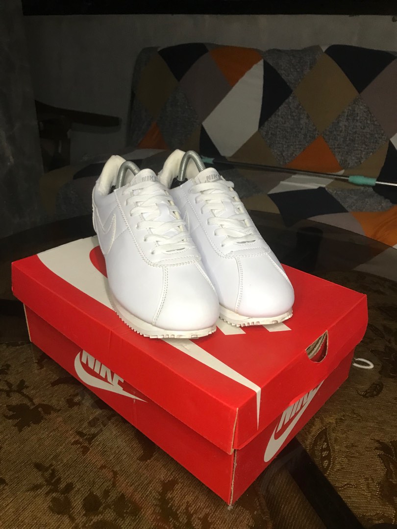 mens white nike cortez