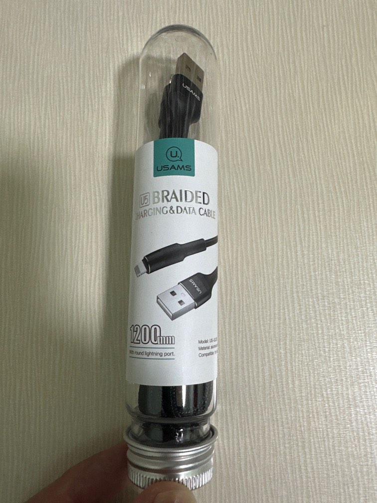 USB C to lightning port cable, Mobile Phones & Gadgets, Mobile