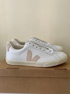 (Category: ) located in . Submitted by heythrift (Listing ID 1196925483, Image 1). Description: .