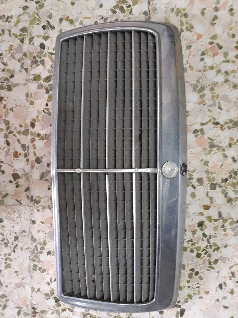 W124 front grill, Auto Accessories on Carousell
