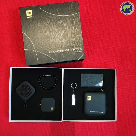 XIAOMI BLUETOOTH SPEAKER SET (Category: Portable Music Players) located in Manila. Submitted by relxmanilavpe (Listing ID 1196925314, Image 3). Description: PROMO 900! WHAT'S in the BOX! 1. Bluetooth Speaker 2. Xiaomi Keychain 3. Xiaomi Pouch 4. Card Holder 5. TYPE C Bracelet Cable 6. Ear Buds Silicone Cover.