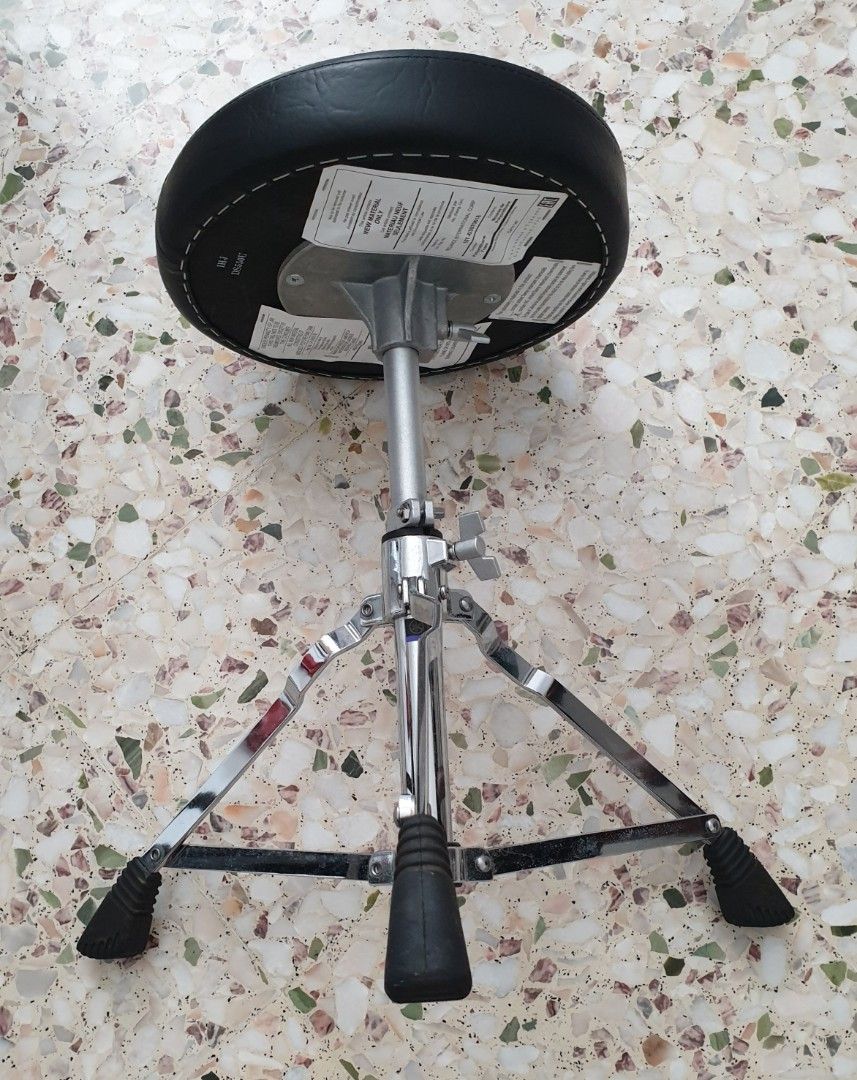 Yamaha DS550U drum stool, Hobbies & Toys, Music & Media, Music Accessories on Carousell