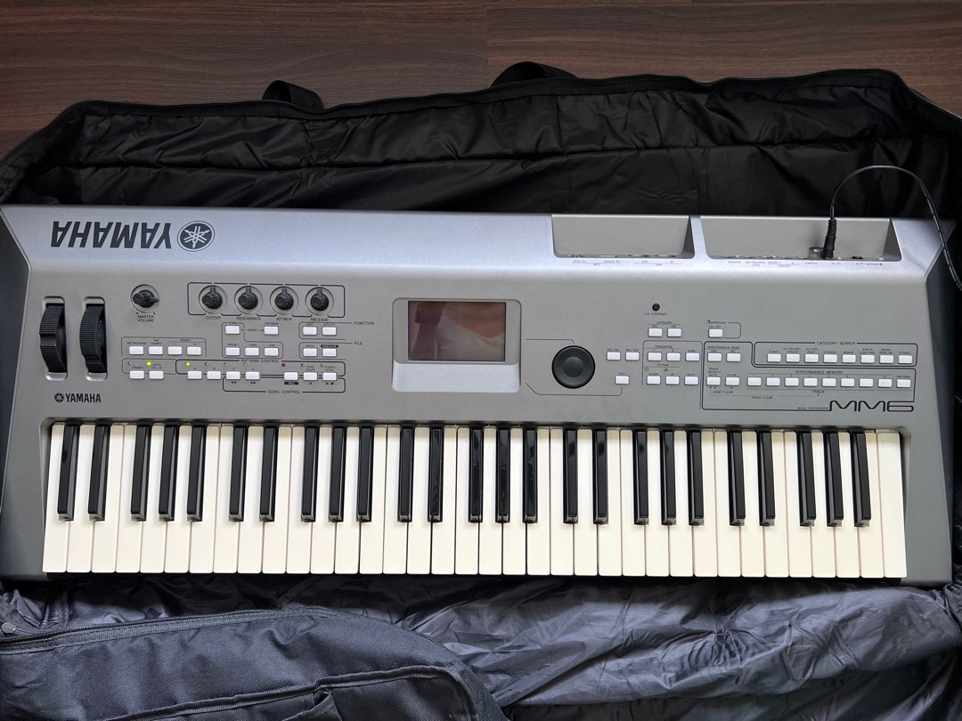 Yamaha mm6 keyboard, Hobbies & Toys, Music & Media, Musical Instruments