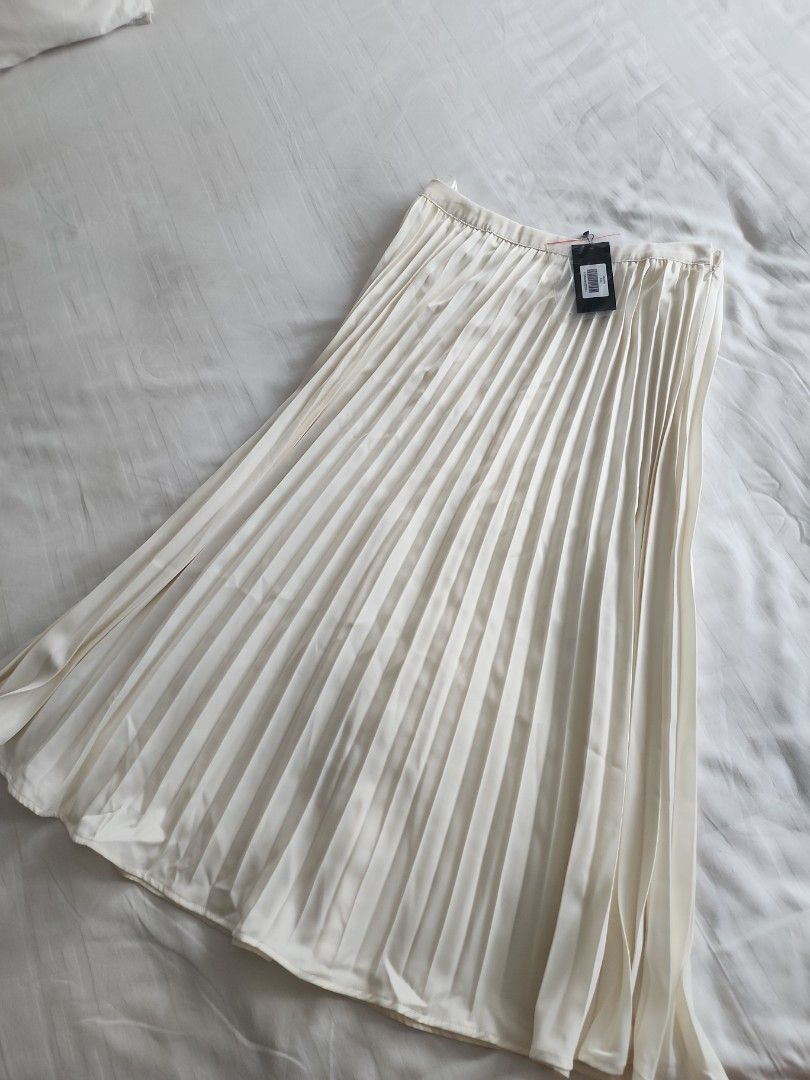 Pleated outlet skirt zalora