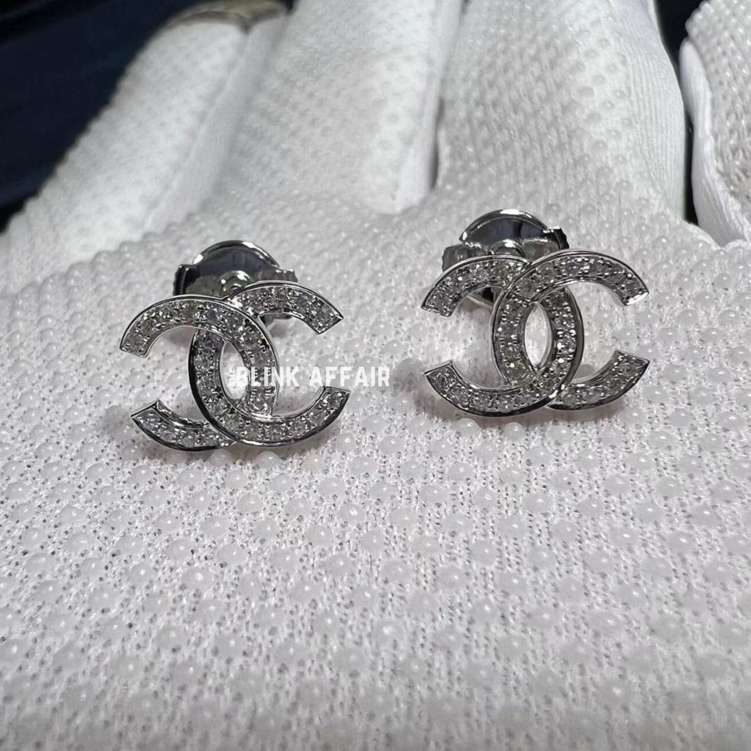 Chanel c earrings deals