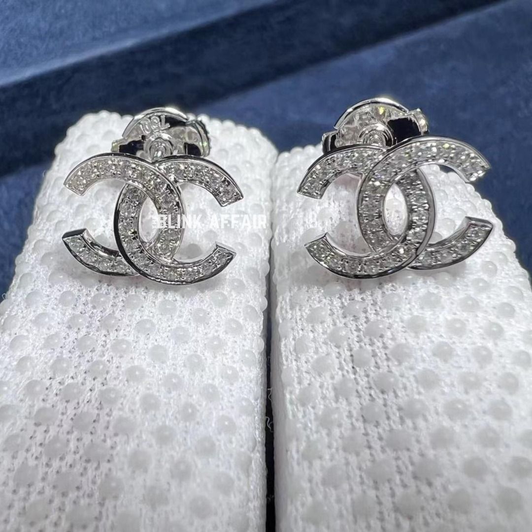 Chanel top diamond earrings