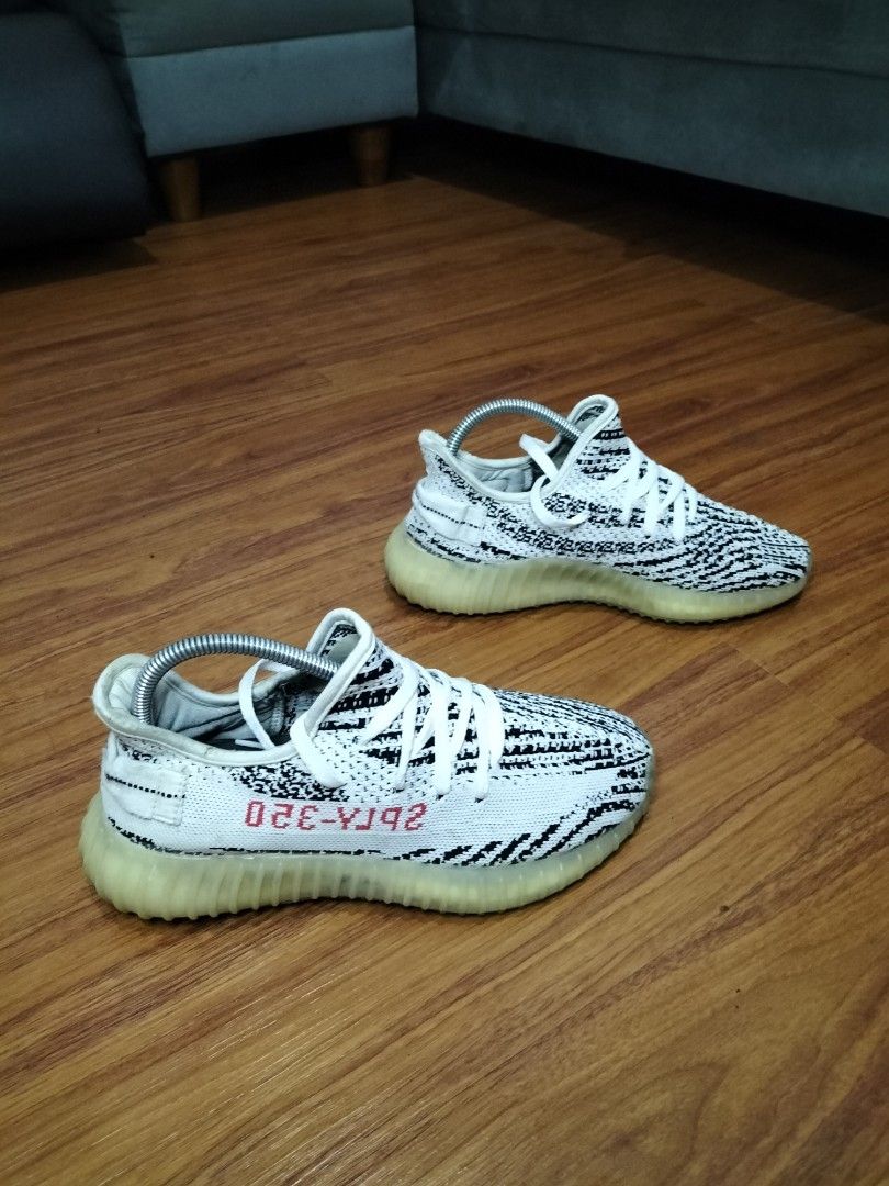 Sepatu futsal top adidas zebra