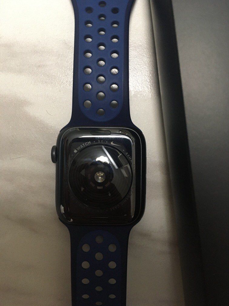 Apple Watch SE 第一代44毫米淨係用過幾次好新淨, 手提電話