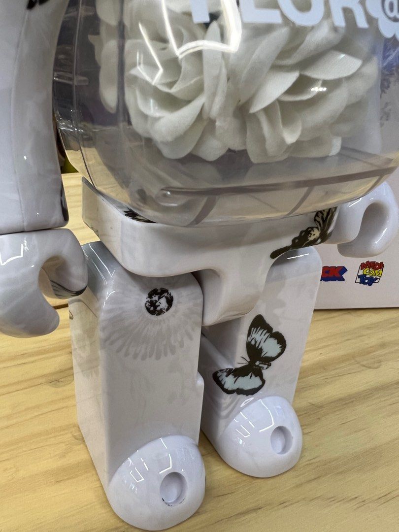 現貨BE@RBRICK FLOR@ #2 White 400％ bearbrick Flor write, 興趣及