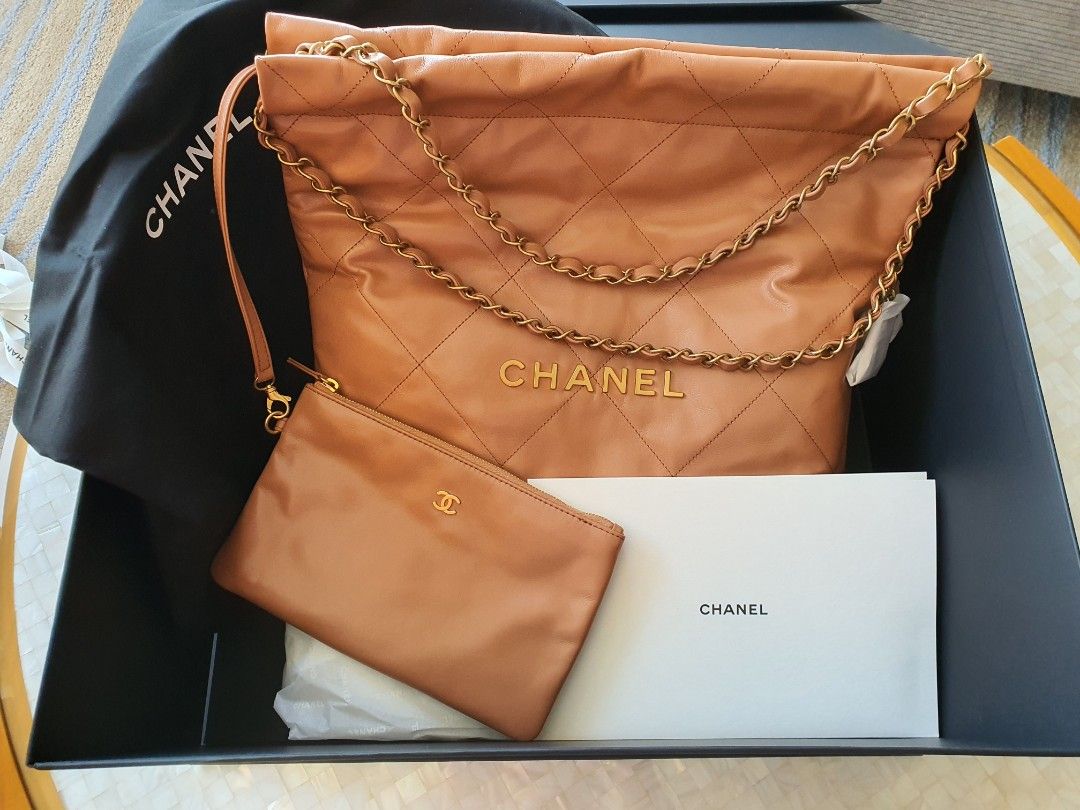 Brand New Chanel 22 - Shiny calfskin Camel & gold-tone metal - small