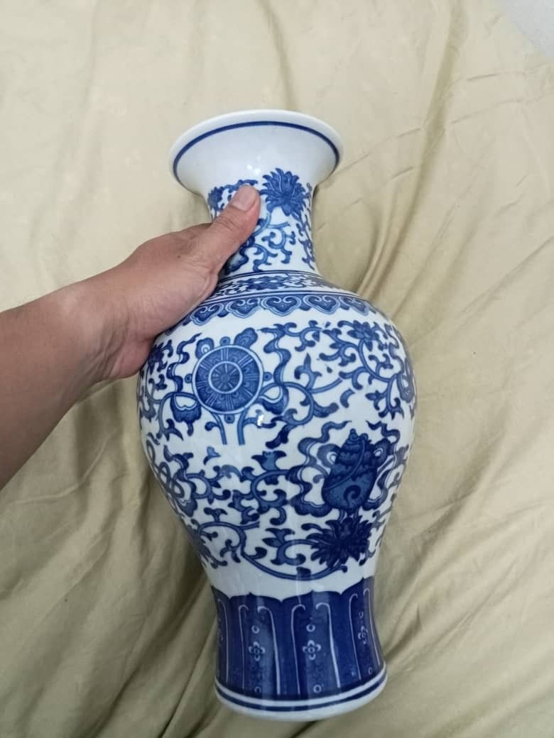 Chinese antique vase porcelain, Furniture & Home Living, Home Decor