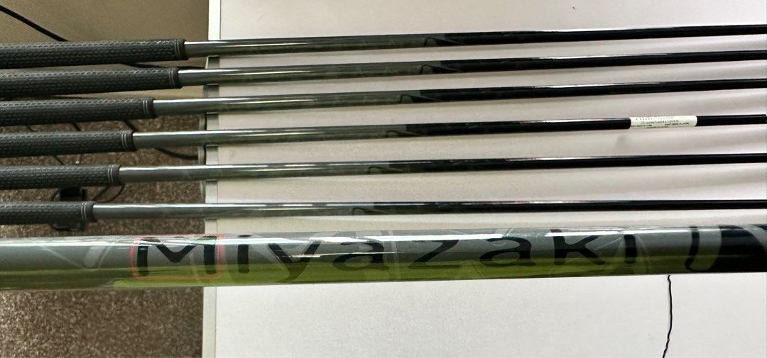 Cleveland Launcher HB Turbo irons set regular 4p graphite shaft, Sports Equipment, Sports