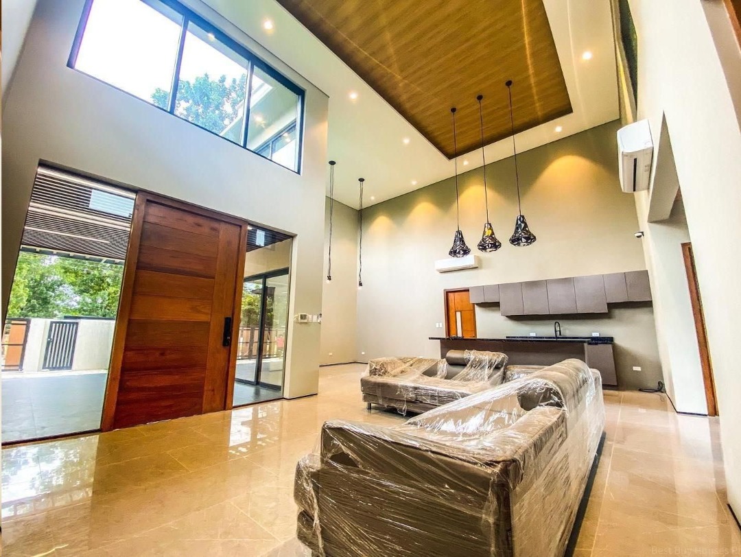 Corner House in Manila Southwoods Residential Estate Carmona, Cavite