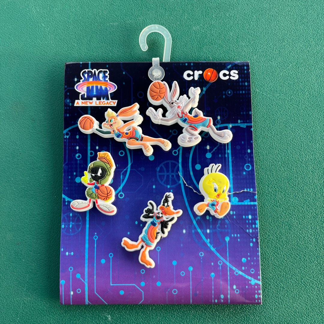 crocs-jibbitz-charms-space-jam-character-5-pack-women-s-fashion