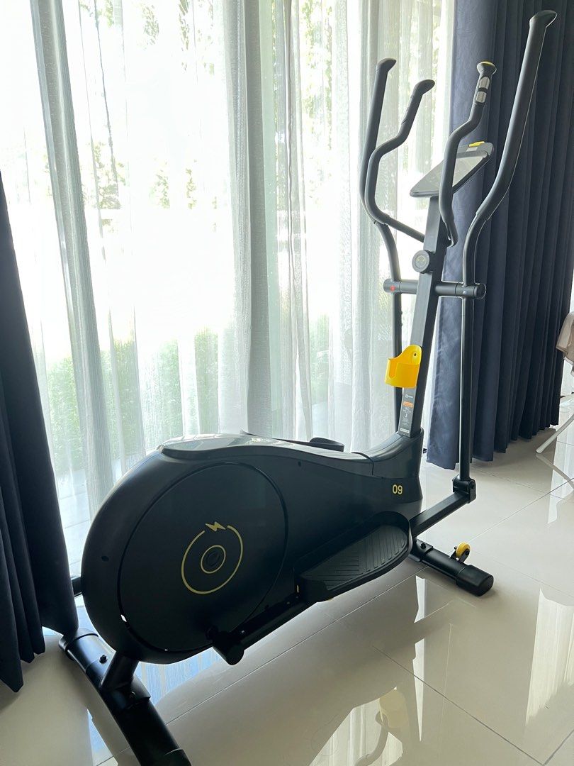Decathlon store elliptical 520
