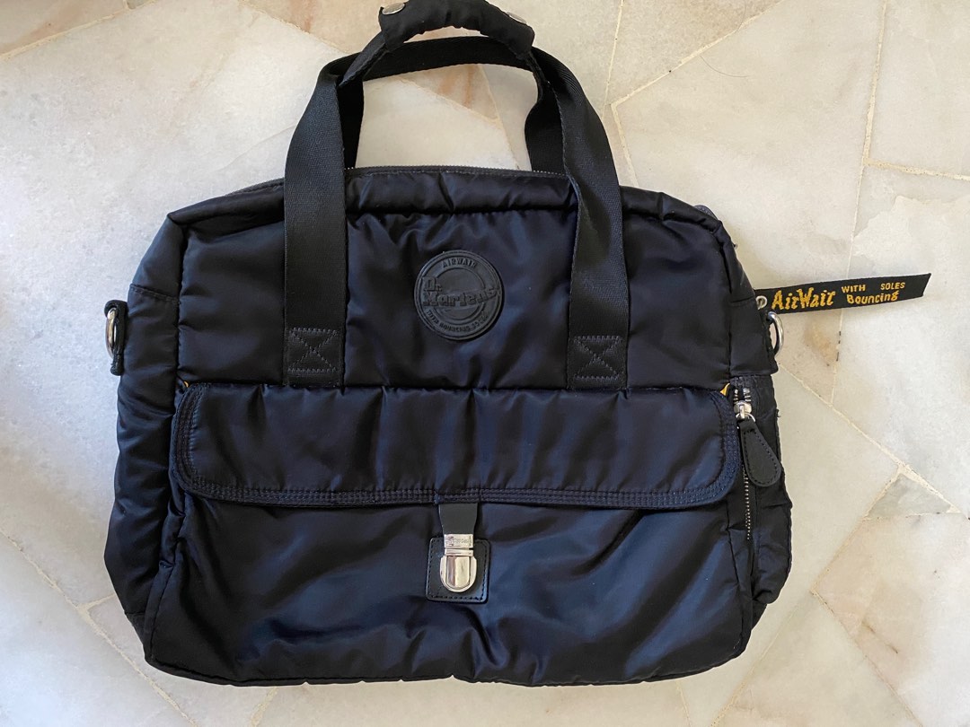 Dr martens nylon messenger bag 2025